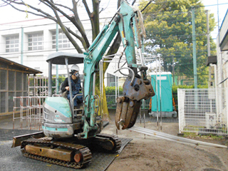 重機やダンプは自社で所有